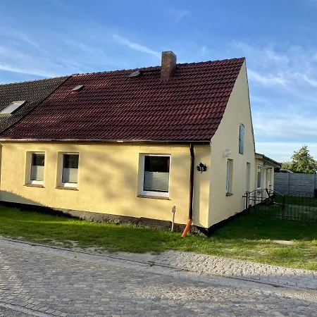 Semesterbostad Fischerhaus Zecherin (Molschow, Vorpommern-Greifswald)